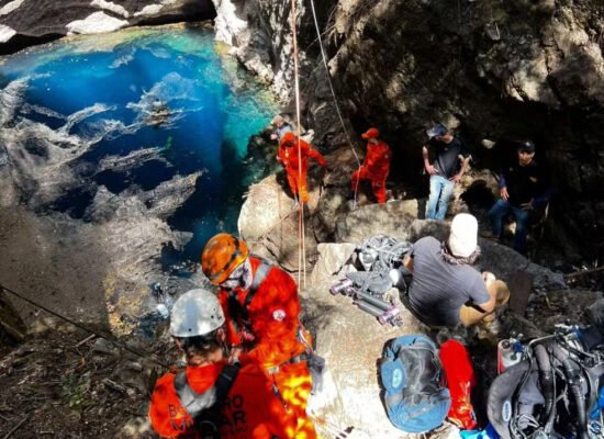 Mistérios do Subsolo de MT Expedição com Resgatista da Tailândia Mapeia uma das Maiores Cavernas Submersas do Brasil
