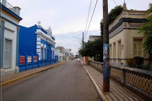 Descubra a riqueza arquitetônica do Centro Histórico de Cáceres, tombado pelo IPHAN. Um guia completo pelos Casarões Históricos de Cáceres!