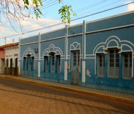 Descubra a riqueza arquitetônica do Centro Histórico de Cáceres, tombado pelo IPHAN. Um guia completo pelos Casarões Históricos de Cáceres!