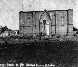 A fascinante história da fundação de Cáceres e a saga dos bandeirantes, tropeiros e governadores que desbravaram o interior do Brasil.